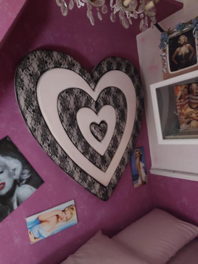 A Room For A Few Hours Or A Few Days Катания Екстериор снимка