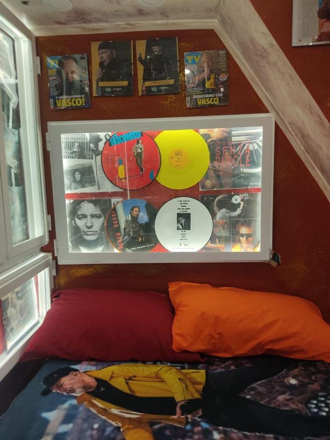 A Room For A Few Hours Or A Few Days Катания Екстериор снимка